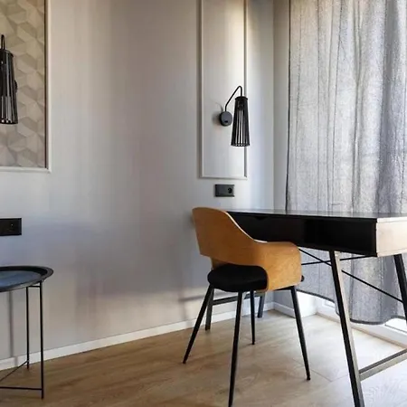 Urban Chic - Old Town - Great Location&jana Pawla 19 דירה *